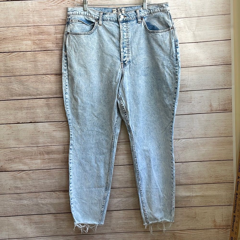 ‎WE THE FREE CURVY JEANS